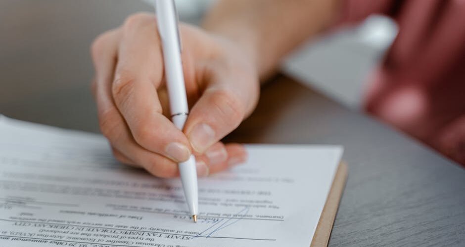 Why Understanding Contract Law is Essential for Entrepreneurs in 2026